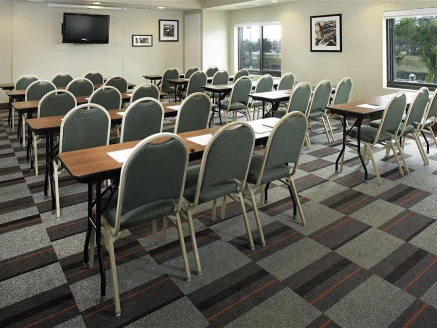 Four Points By Sheraton Fort Myers Airport Zewnętrze zdjęcie